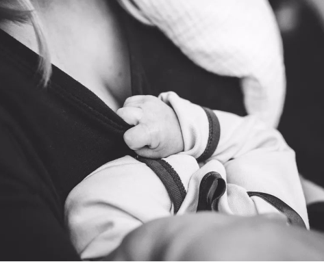 全自动母乳检测仪厂家分析母乳可以帮助宝宝分清昼夜